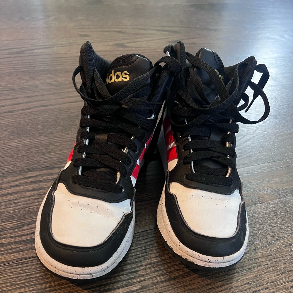 Boys Adidas Sneakers size 2 like new!